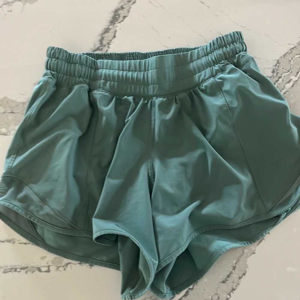 Hotty hot lululemon shorts in a size 4